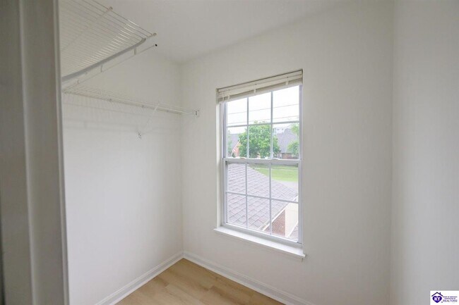 Building Photo - 111 Poplar Cir