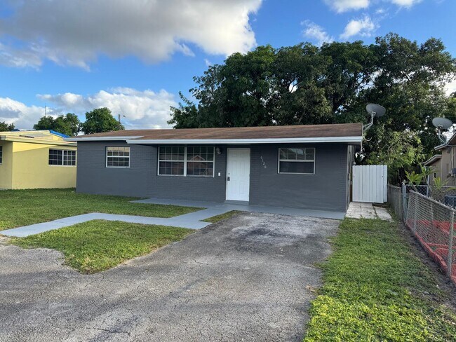 Primary Photo - 6120 SW 22nd Ct