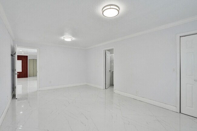 Building Photo - 855 NW 80th Terrace