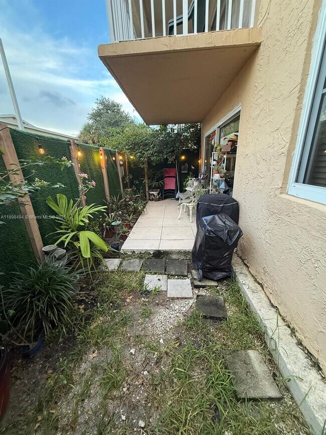 Building Photo - 4210 NW 79th Ave