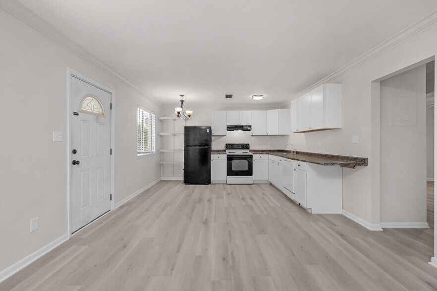 Building Photo - 131 Bayou View Dr