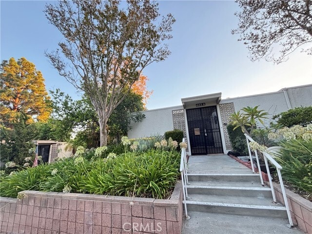 Building Photo - 442 Avenida Sevilla