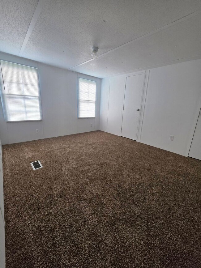 Building Photo - 701 Trollingwood-Hawfields Rd. lot 3