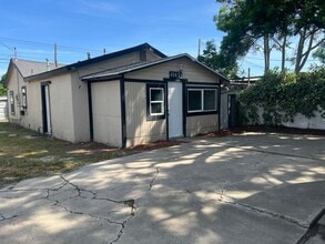 Building Photo - 404 Thrasher Ave