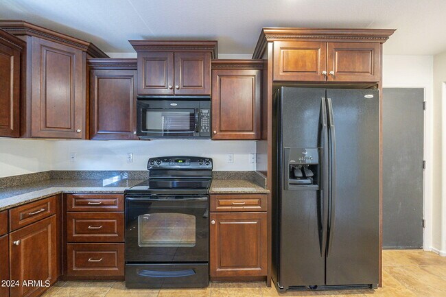 Building Photo - 2873 E Bart St