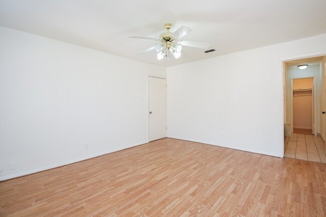 Building Photo - 4022 Belle Park Dr