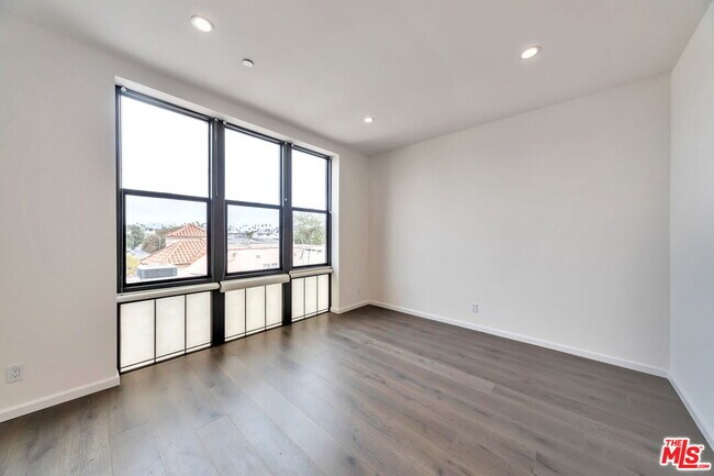 Building Photo - 1824 Redondo Blvd