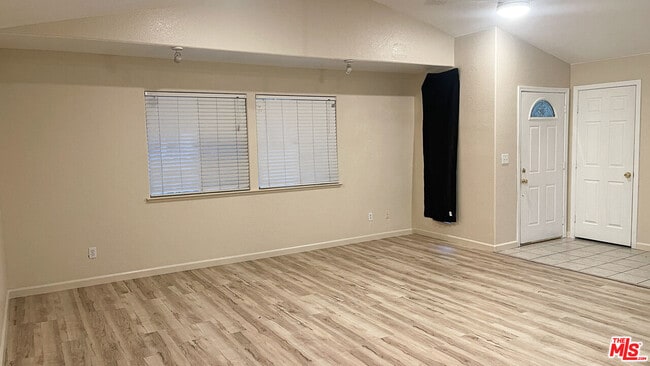 Building Photo - 114 W 13th St