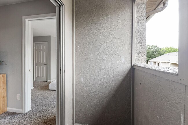 Building Photo - 8054 Exchange Dr