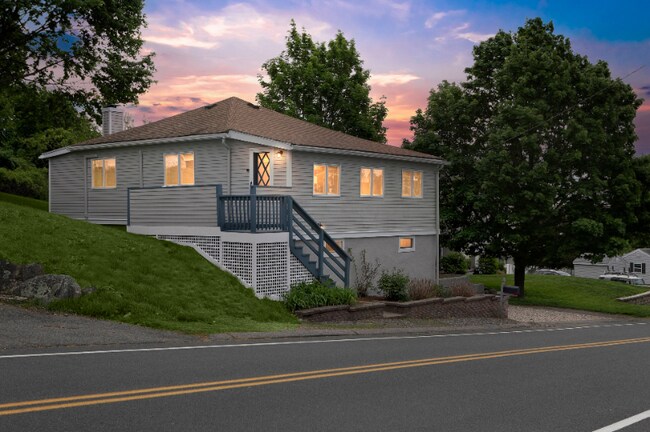 Building Photo - 19 N Ridge Rd