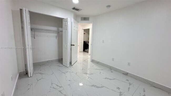 Building Photo - 20607 SW 93rd Ave