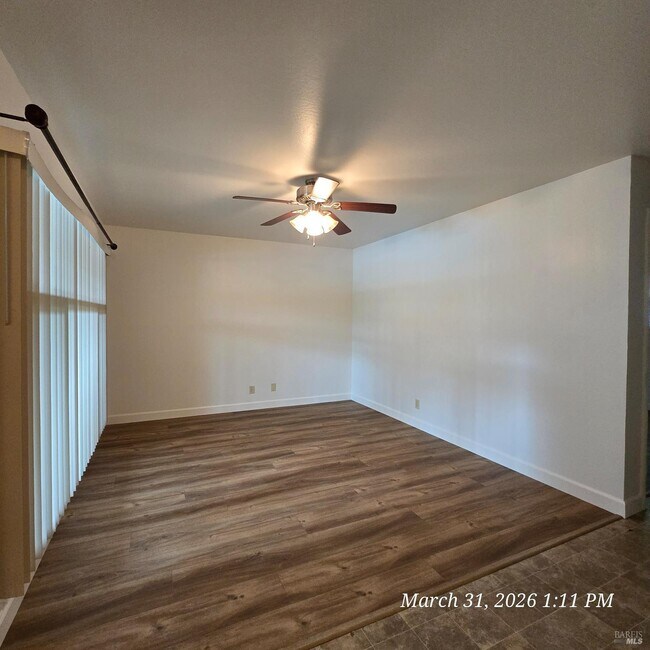 Building Photo - 786 Lovers Ln