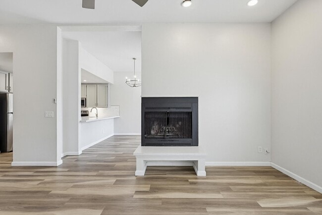 Building Photo - 270 Dahlia Ave