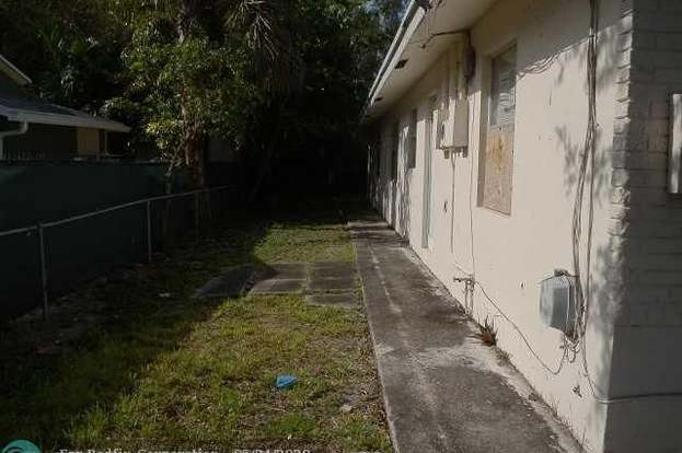 Building Photo - 1406 Arpeika St