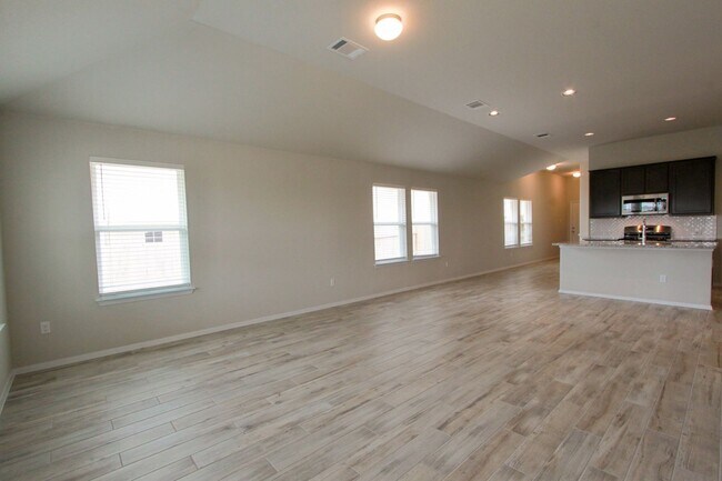 Building Photo - Newly Built 3 Bedroom, 2 Bath Home in Leander