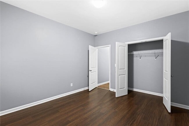 Building Photo - 407 Aviary Ln