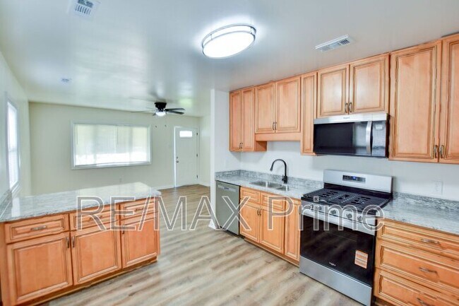 Building Photo - 1923 Bancroft Dr