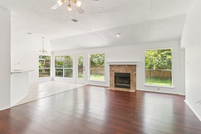 Building Photo - 800 Mountain Ridge Dr