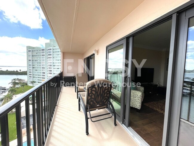 Building Photo - Spacious Condo in Clearwater Beach with Awesome Views