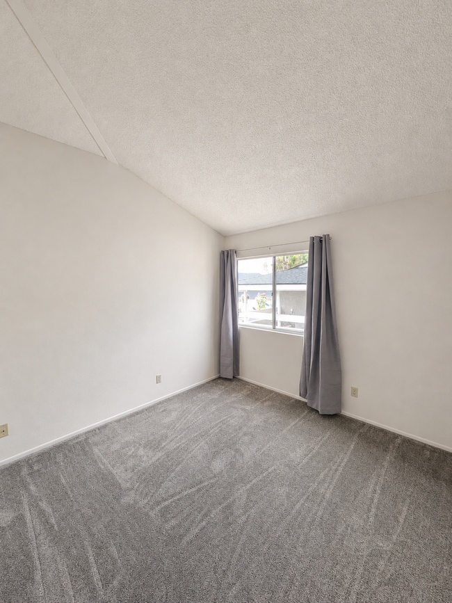 Building Photo - North Pomona Townhome with Private Patio and Community Pool!
