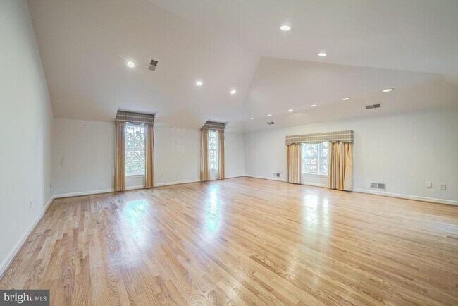 Building Photo - 6209 Stoneham Ln