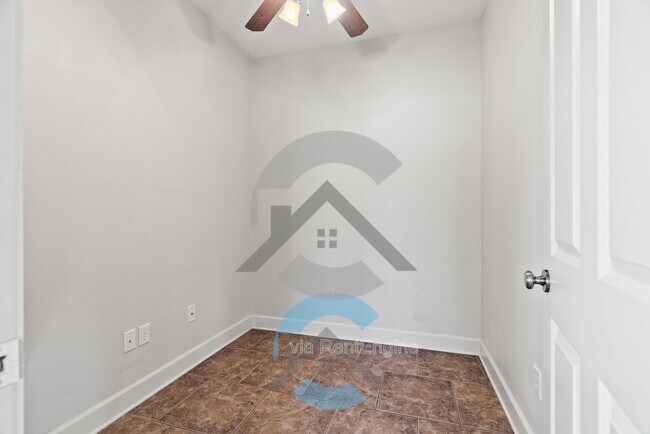 Building Photo - 1445 Champions Dr