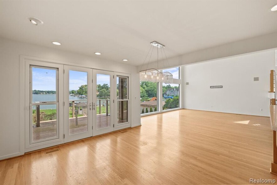 Building Photo - 2380 Walnut Lake Rd