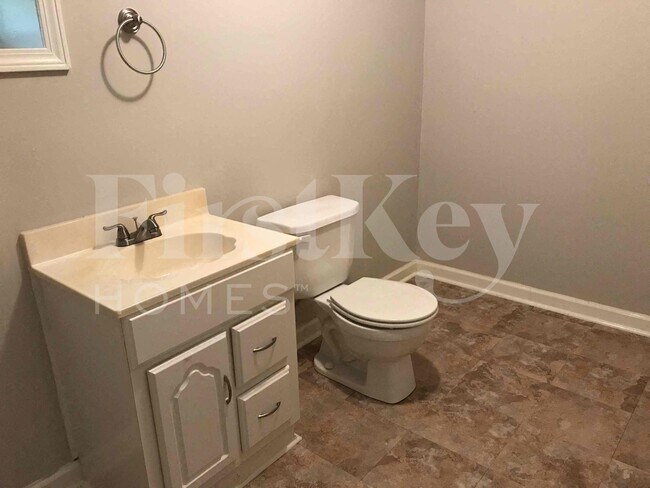 Building Photo - 1622 Keeneland Dr