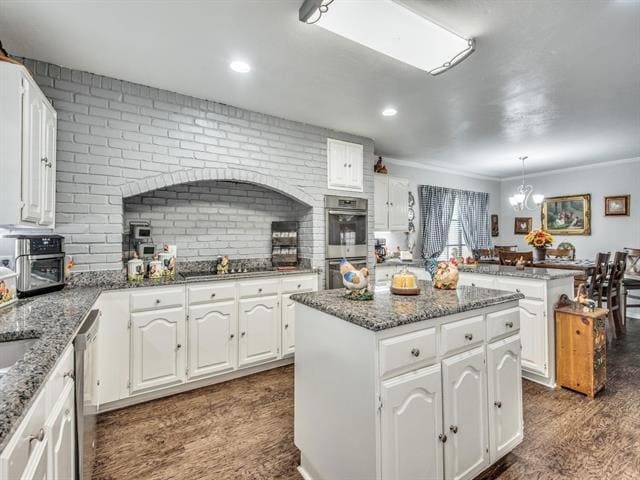 Building Photo - 4009 Villa Grove Dr