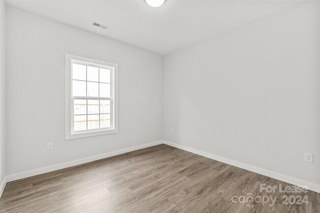 Building Photo - 807 Reid St