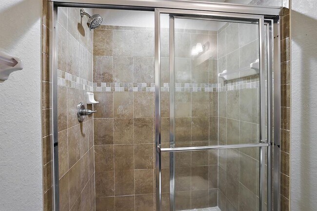 Building Photo - 581 Greenshank Dr