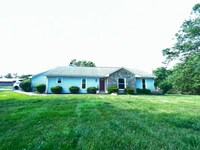 Building Photo - 3905 Carriage Hill Dr