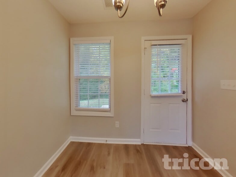 Building Photo - 73 Seagrave Ct