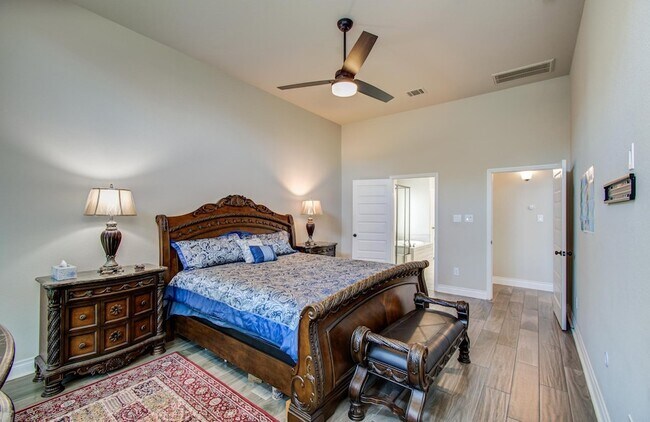 Building Photo - 10838 Bouldin Creek