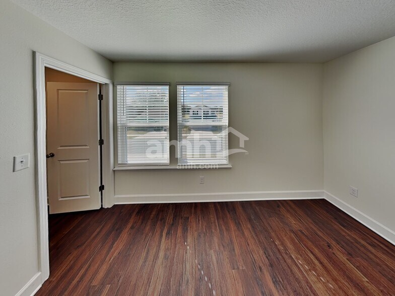 Building Photo - 33944 Night Lily Dr