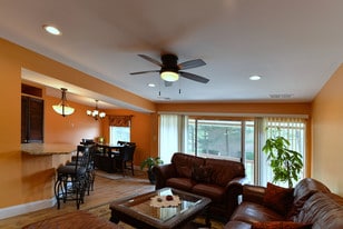 Building Photo - 18601 Walkers Choice Rd