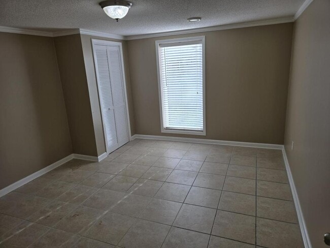 Building Photo - 4909 NE 78th St