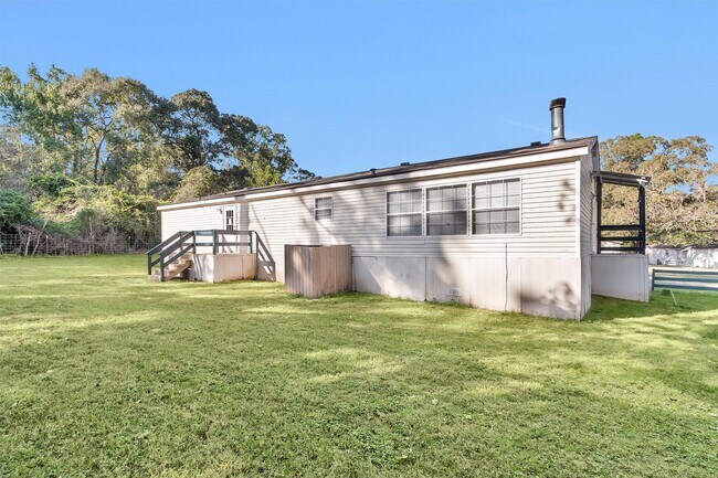 Building Photo - 11261 Rose Rd