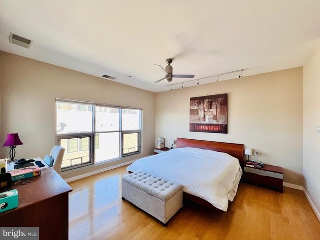 Building Photo - 2410 17th St NW