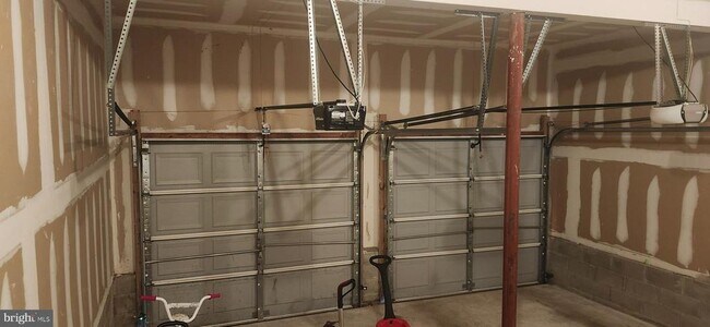 Building Photo - 2 Marchesi Dr