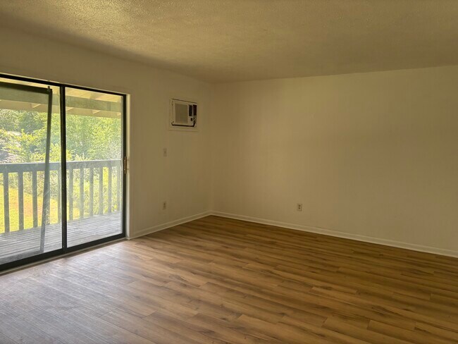 Building Photo - Hillside Apartments