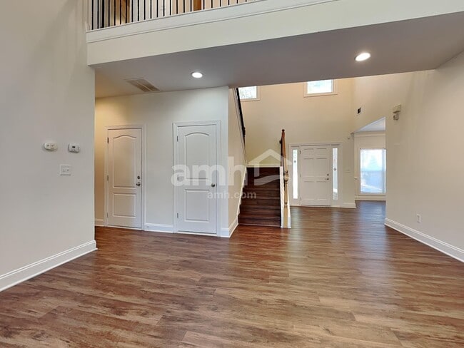 Building Photo - 483 Strawberry Walk