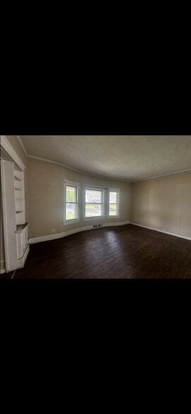 Building Photo - 317 Haney Ave