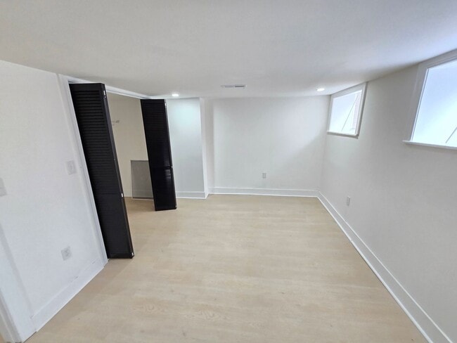 Building Photo - 1012 W Lanvale St