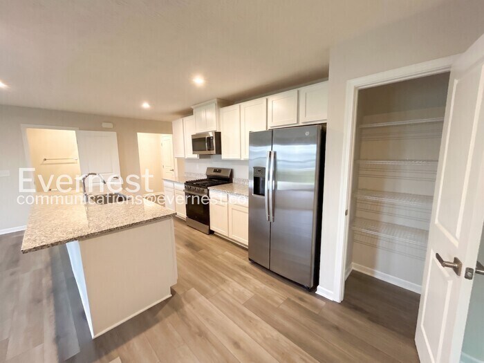 Building Photo - 8555 Erie Lp