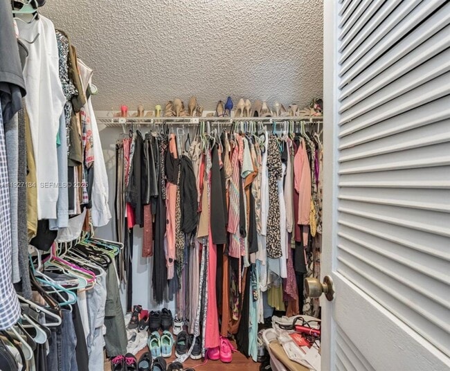 Building Photo - 550 NW 210th St