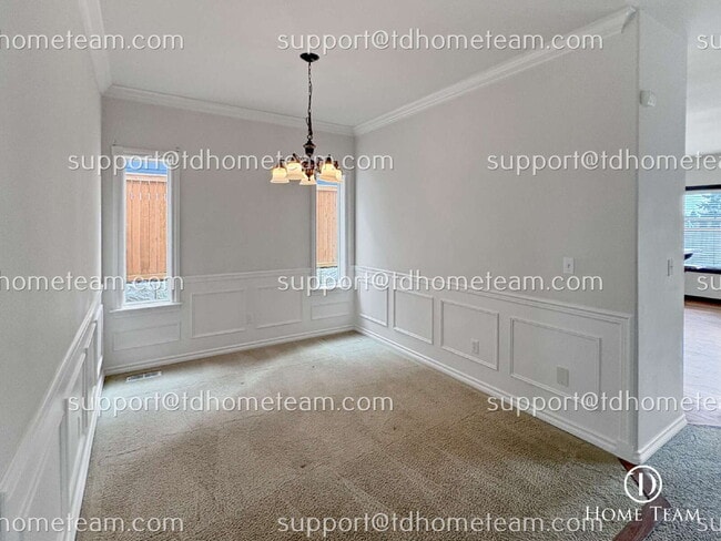 Building Photo - "Spacious 4-Bed Oasis in Kent with Elegant Granite & Hardwood Finishes!"