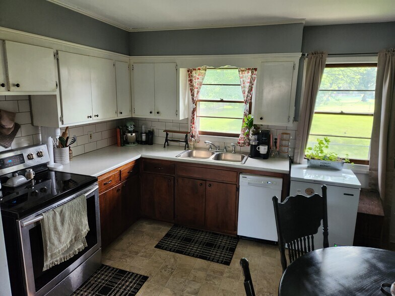 Kitchen - 802 West St