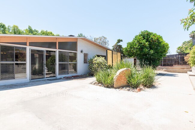 Building Photo - Nice Large 3 Bedroom, 2 Bath House