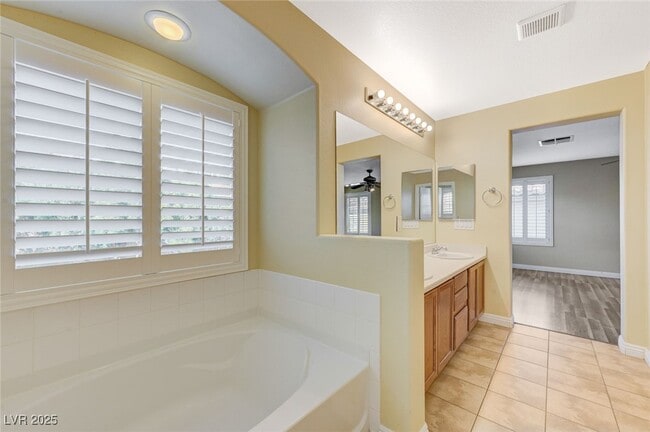 Building Photo - 10644 Tray Mountain Ave